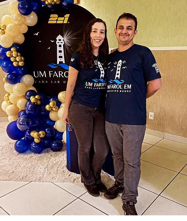 Léo e Kelinha, responsáveis pelo Casados para Sempre em nossa igreja